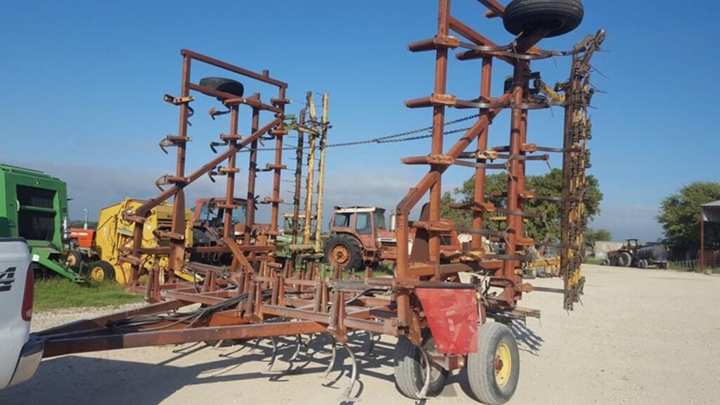 Main image Rhino 814