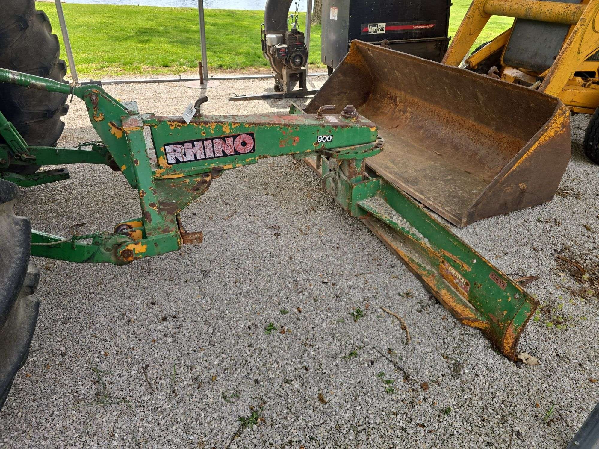 Rhino 900 Equipment Image0