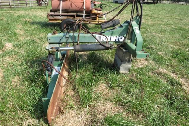 Image of Rhino 950 equipment image 3