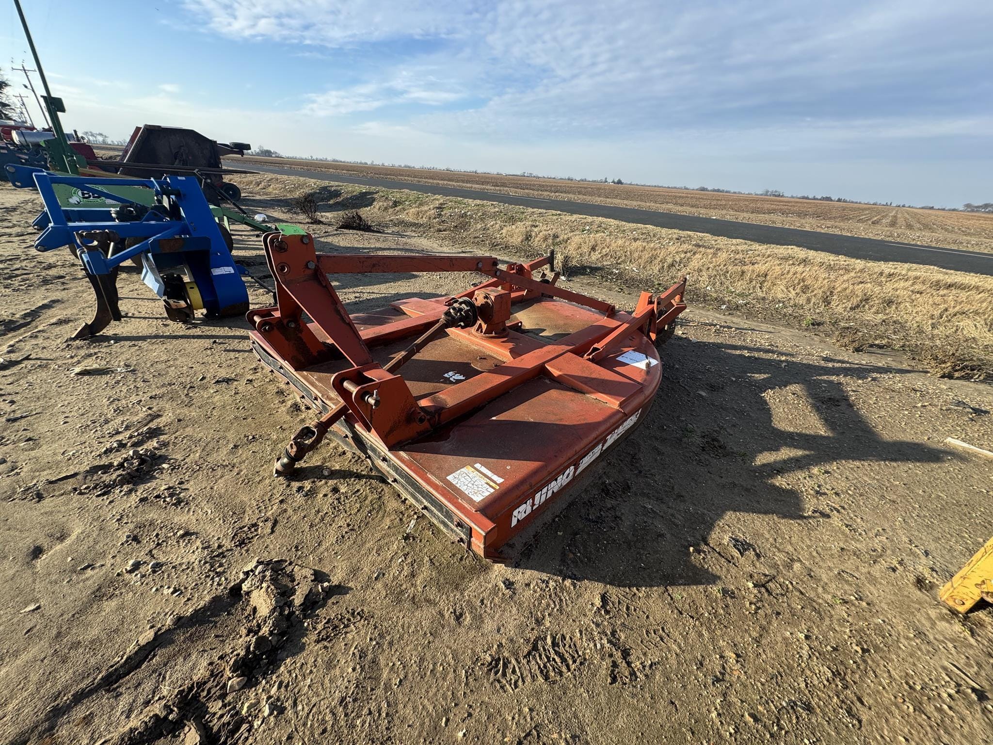 Rhino TW84 Equipment Image0