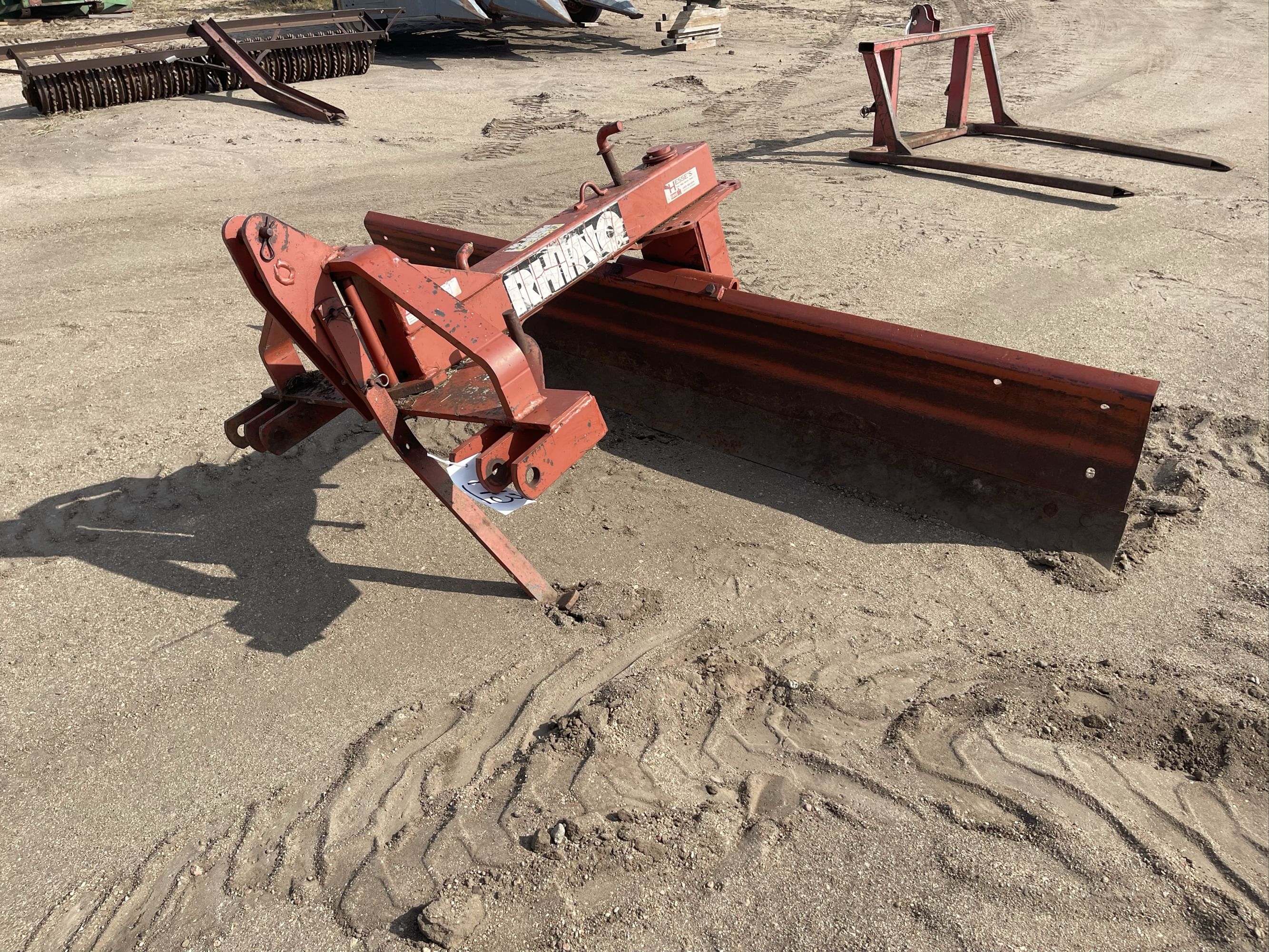 Rhino R800 Equipment Image0