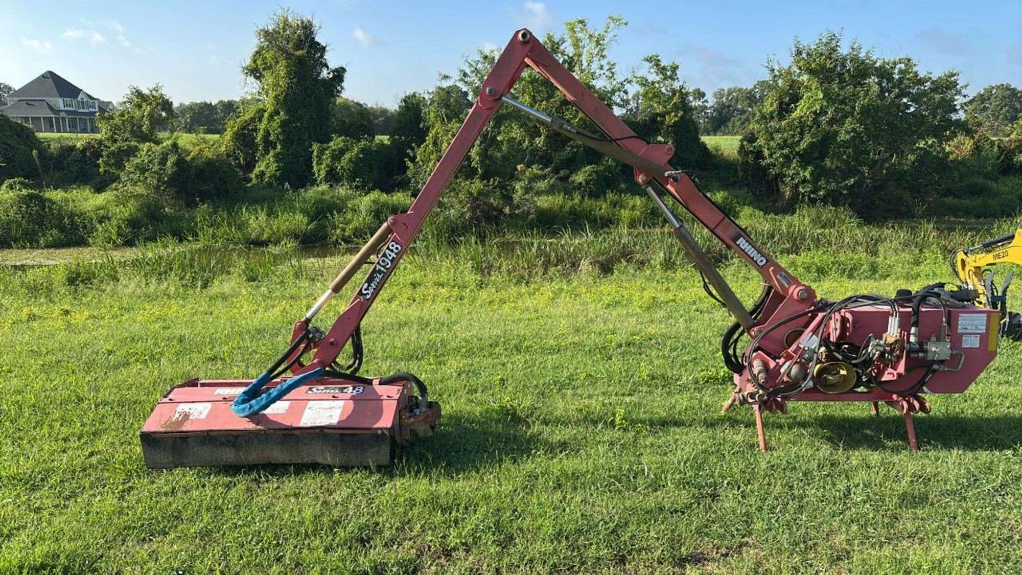Rhino Servis 1948 Equipment Image0