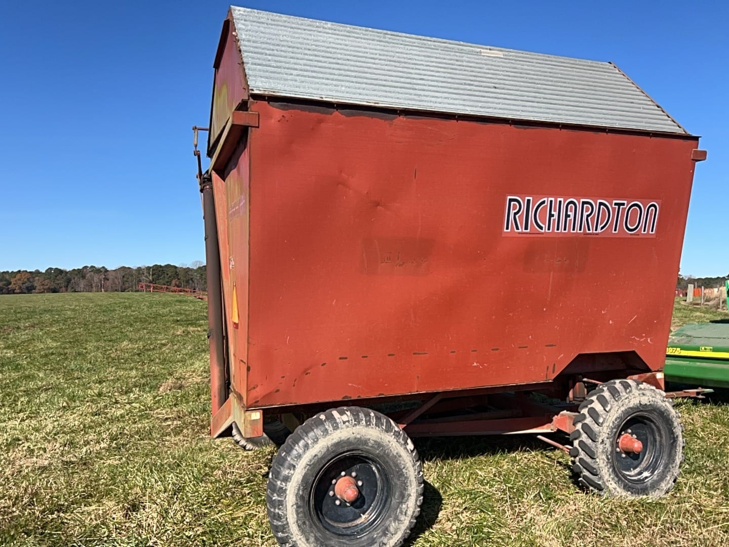 Richardson 700 Equipment Image0