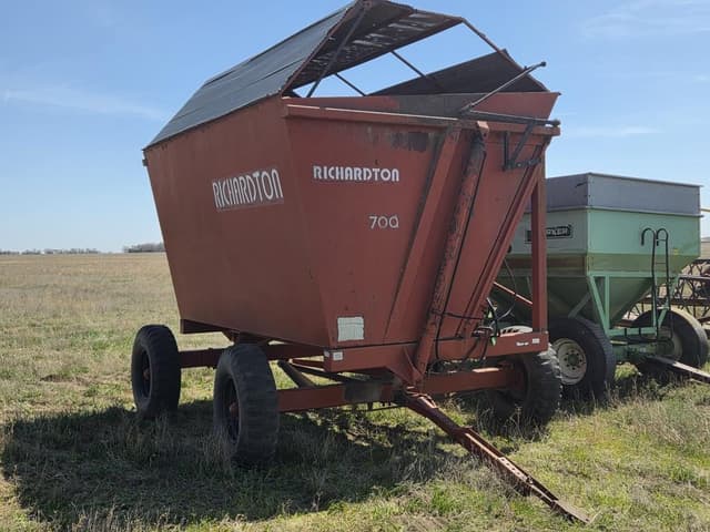 Image of Richardton 700 equipment image 1
