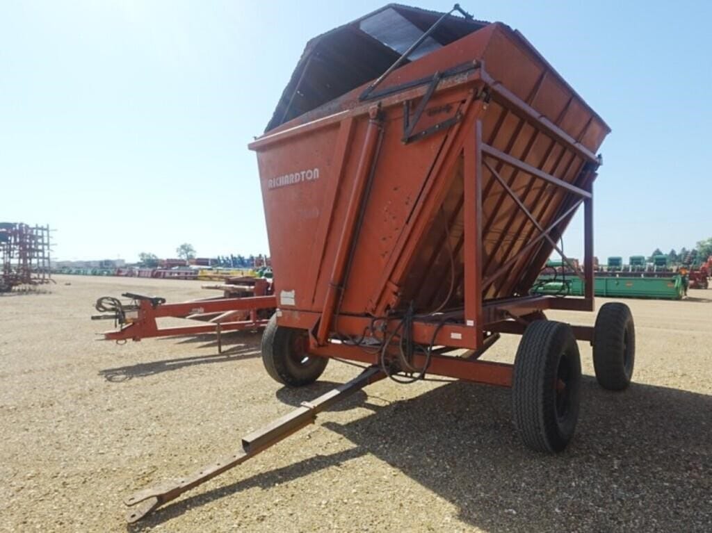 Richardton 700 Equipment Image0