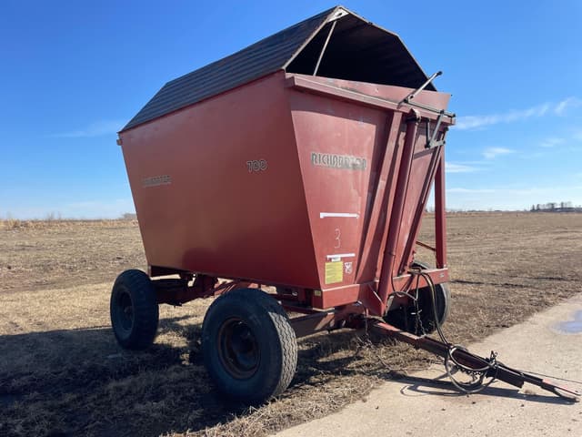 Image of Richardton 700 equipment image 2