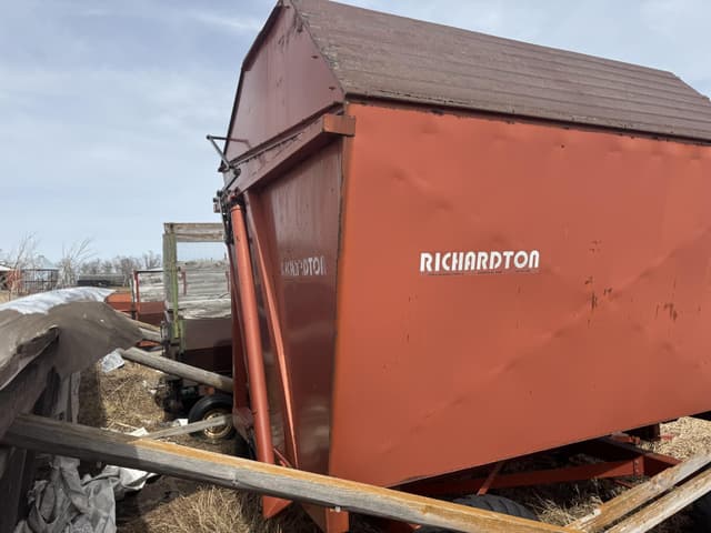 Image of Richardton 700 equipment image 4