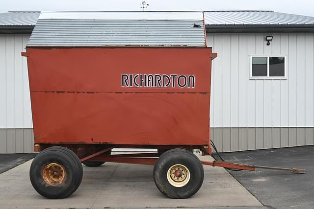 Image of Richardton 700 equipment image 1