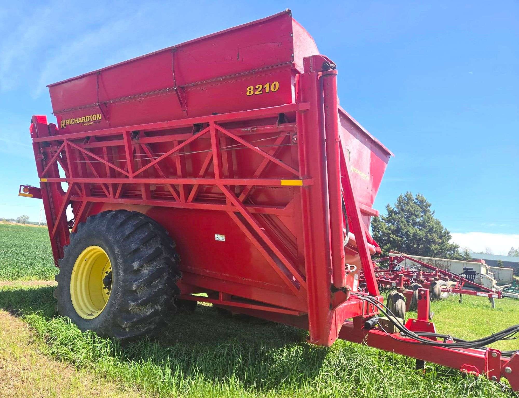 Richardton 8210 Equipment Image0