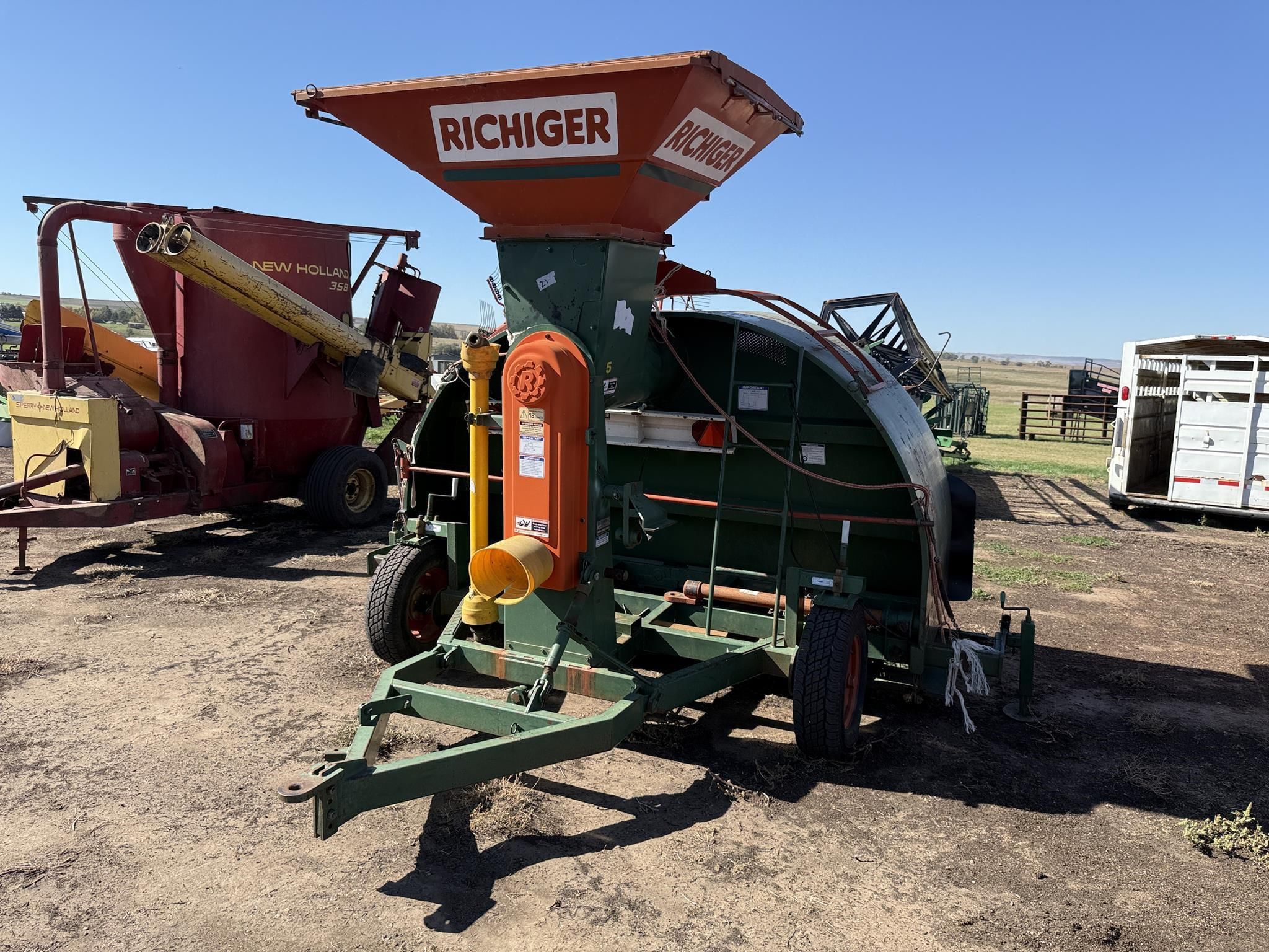 Richiger R9 Equipment Image0