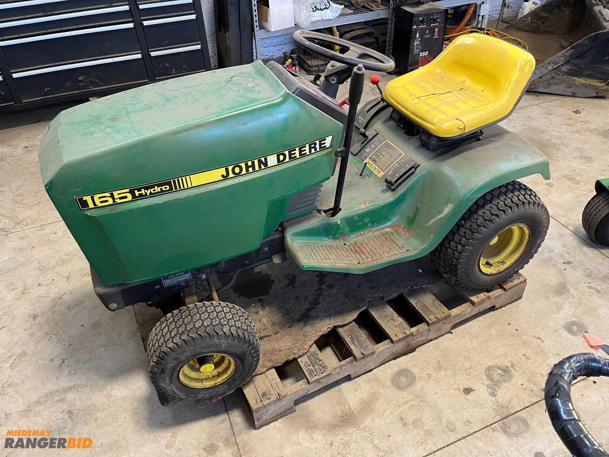 Main image John Deere 165