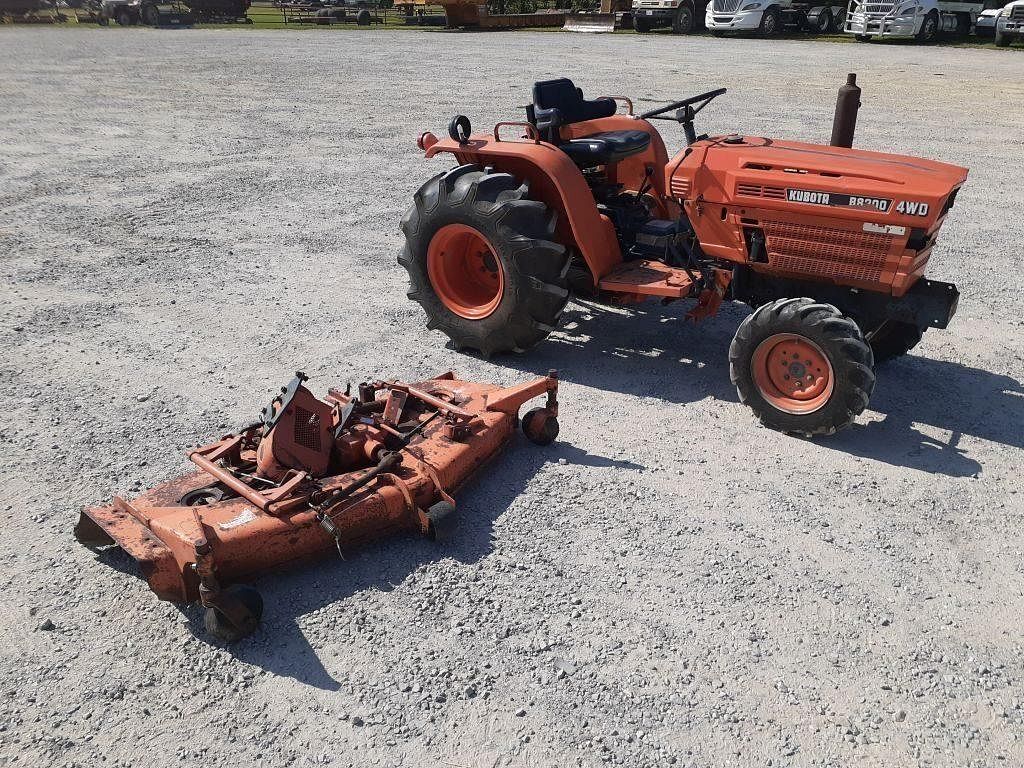 SOLD - Kubota B8200 Tractors Less Than 40 HP | Tractor Zoom