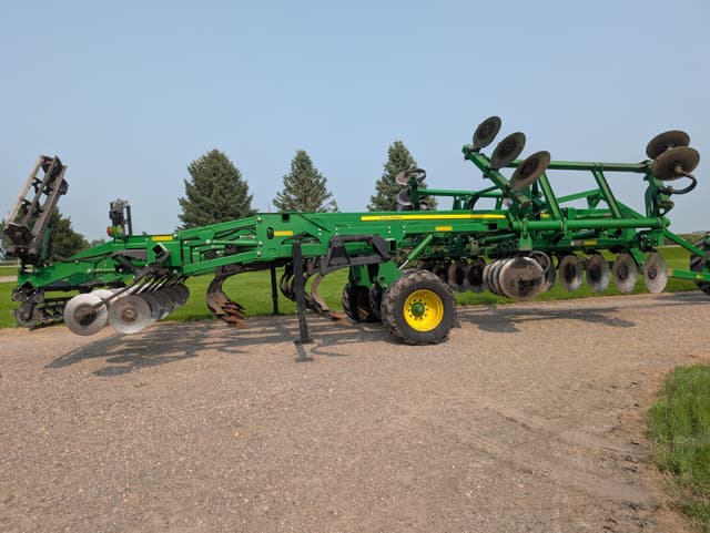 Image of John Deere 2730 equipment image 3