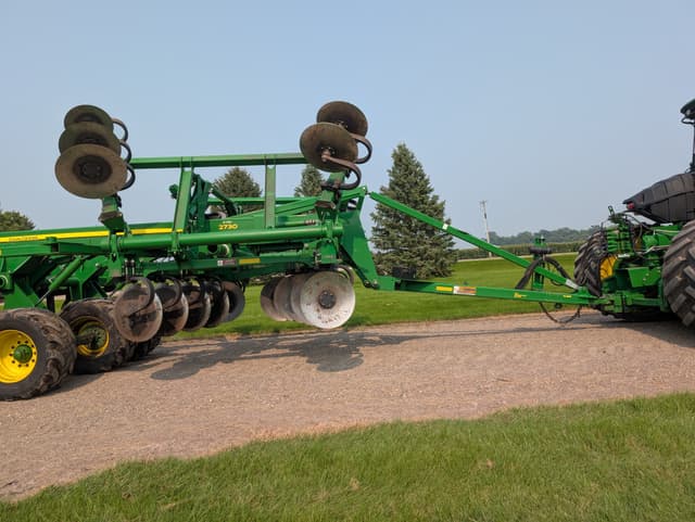 Image of John Deere 2730 equipment image 2
