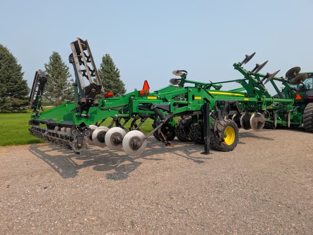 Image of John Deere 2730 equipment image 4