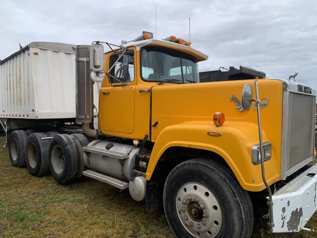 Image of Mack RW753 equipment image 3