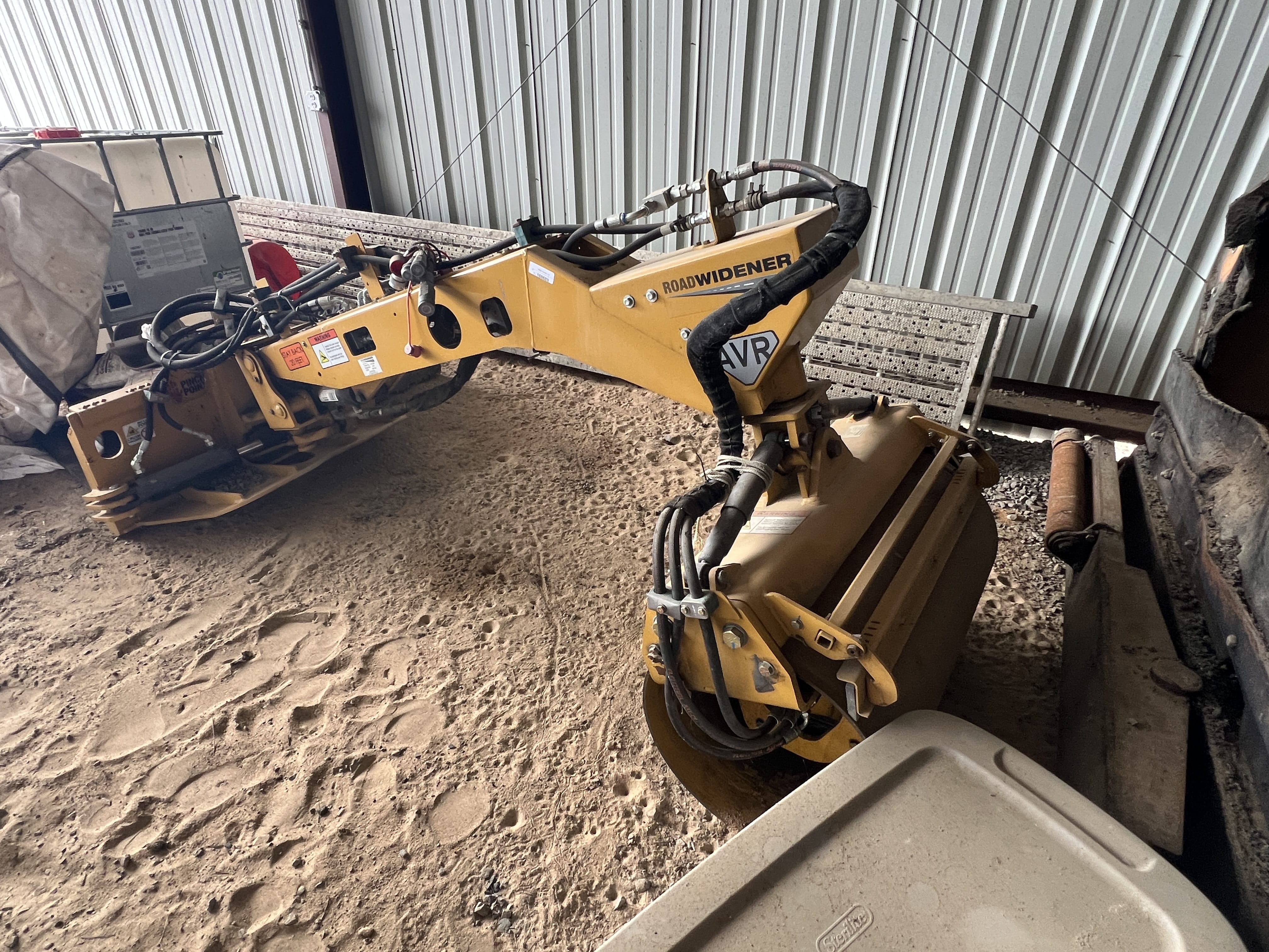 Main image Road Widener AVR