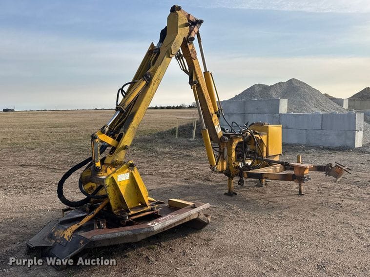 Roanoke G-195 Equipment Image0