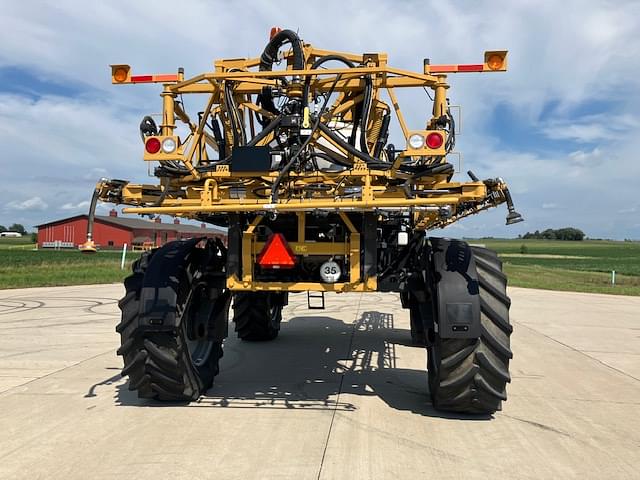 Image of RoGator RG1100 equipment image 4