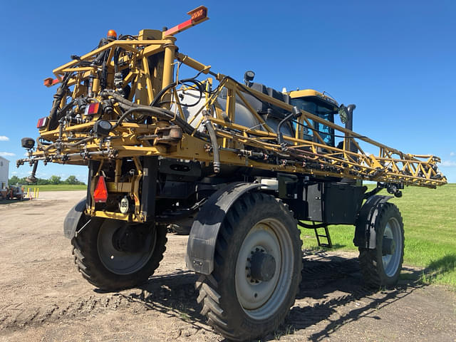 Image of RoGator RG1100 equipment image 2