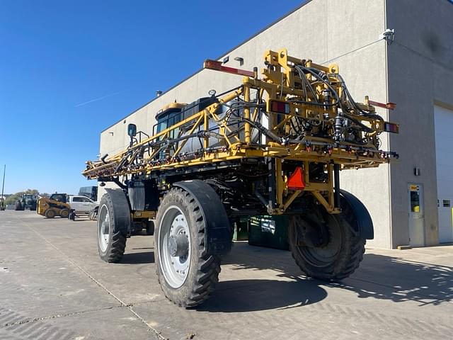 Image of RoGator RG1100 equipment image 2