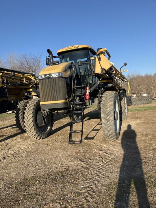 Main image RoGator RG1100B