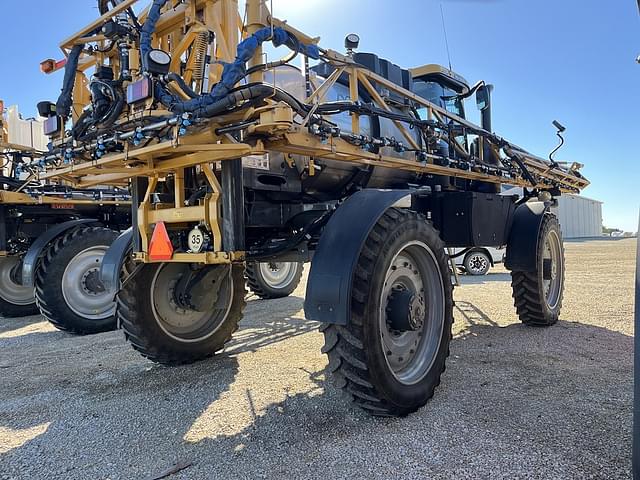 Image of RoGator RG1100B equipment image 3