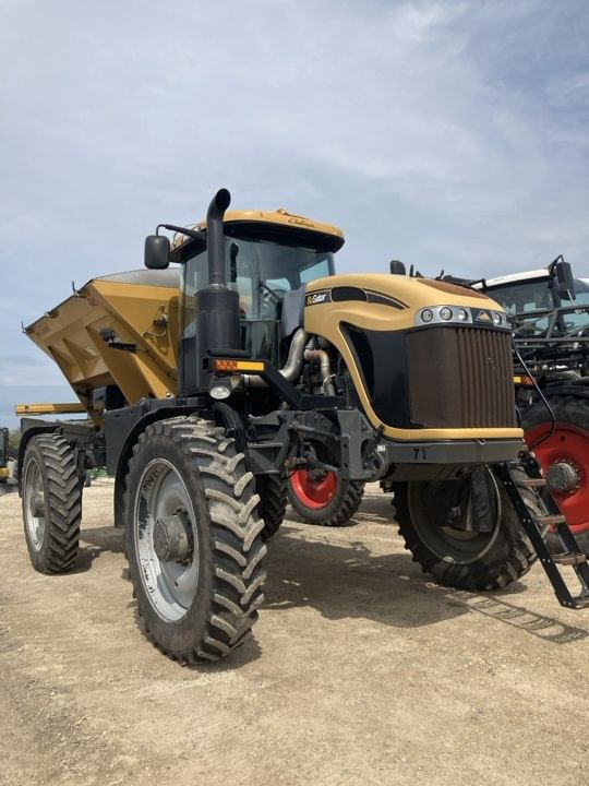 2015 RoGator RG1100B Equipment Image0