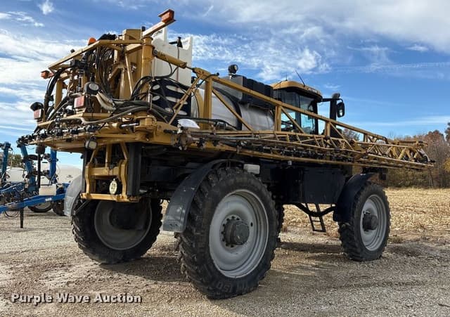 Image of RoGator RG1100B equipment image 4