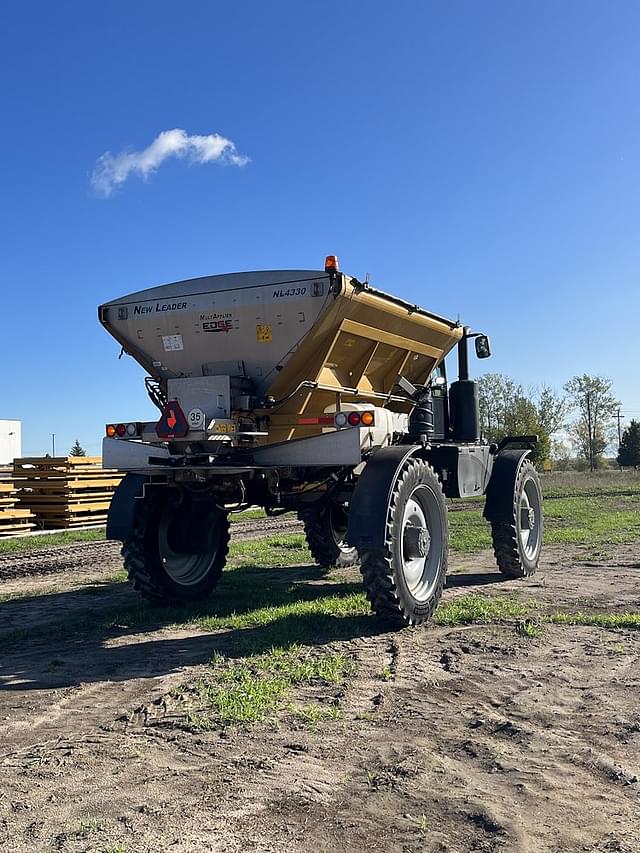 Image of RoGator RG1100C equipment image 4