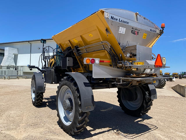 Image of RoGator RG1100C equipment image 4