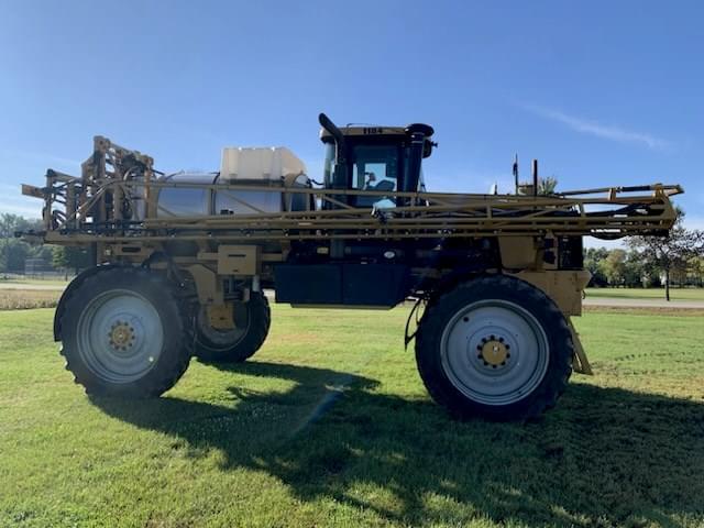 Image of Ag-Chem RoGator 1184 equipment image 2