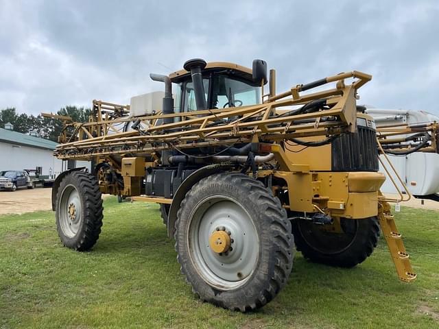 Image of Ag-Chem RoGator 1184 equipment image 3