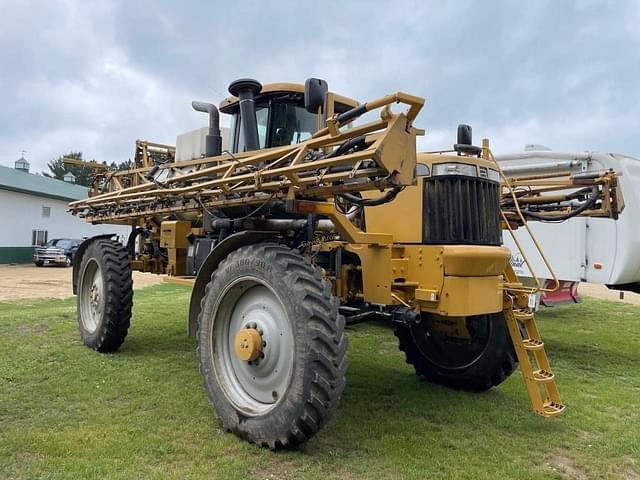 Image of Ag-Chem RoGator 1184 equipment image 2