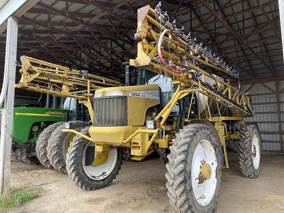 Image of Ag-Chem RoGator 1254 equipment image 1