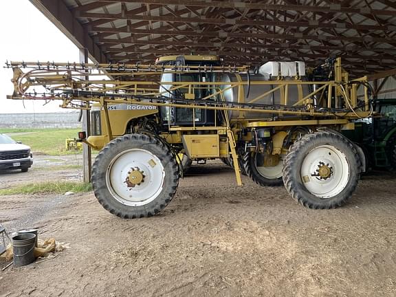 Image of Ag-Chem RoGator 1254 equipment image 2