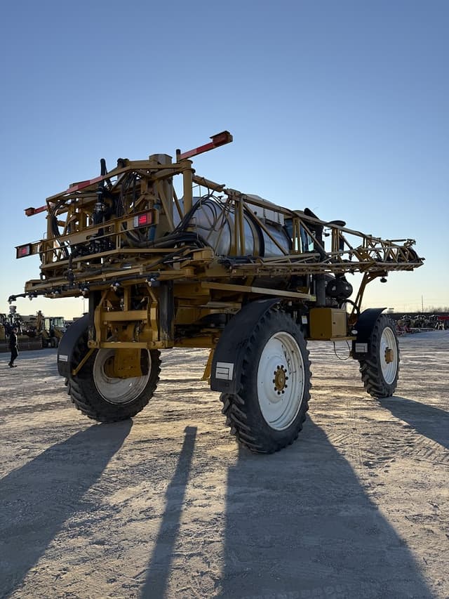 Image of Ag-Chem RoGator 1286C equipment image 3