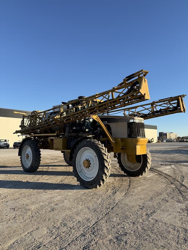 Image of Ag-Chem RoGator 1286C equipment image 4