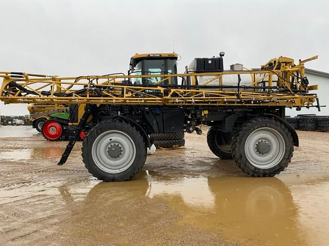 Image of RoGator RG1300 equipment image 1