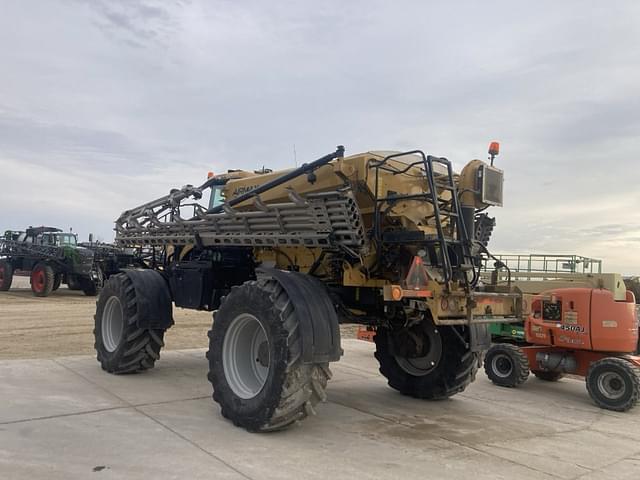 Image of RoGator RG1300 equipment image 3