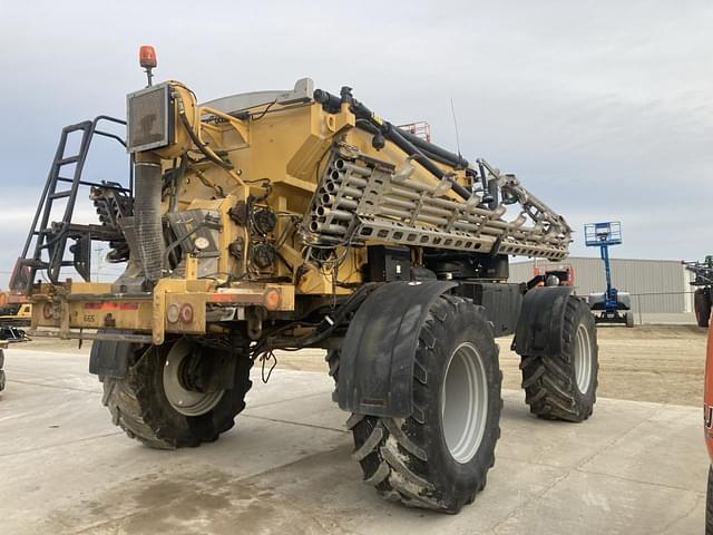 Image of RoGator RG1300 equipment image 2