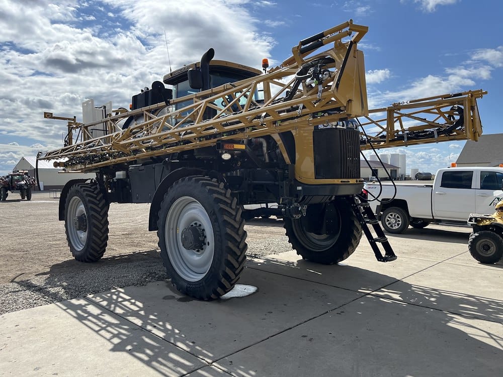 2019 RoGator RG1300C Equipment Image0