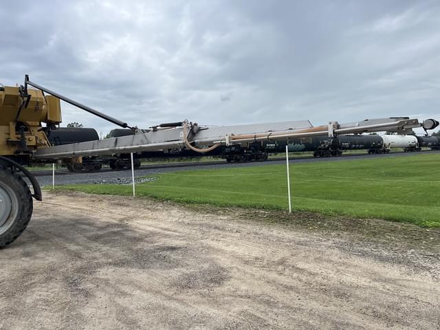 Image of RoGator RG1300C equipment image 4