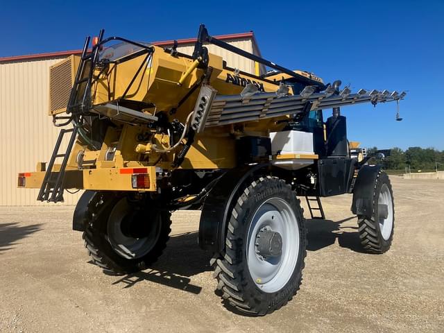 Image of RoGator RG1300C equipment image 3