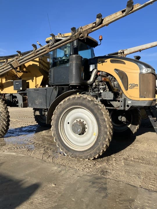 Image of RoGator RG1300C equipment image 3