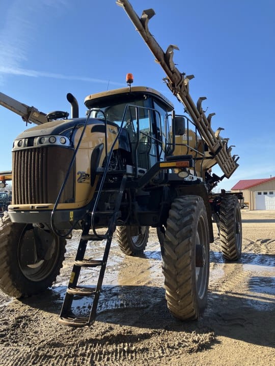 2018 RoGator RG1300C Equipment Image0