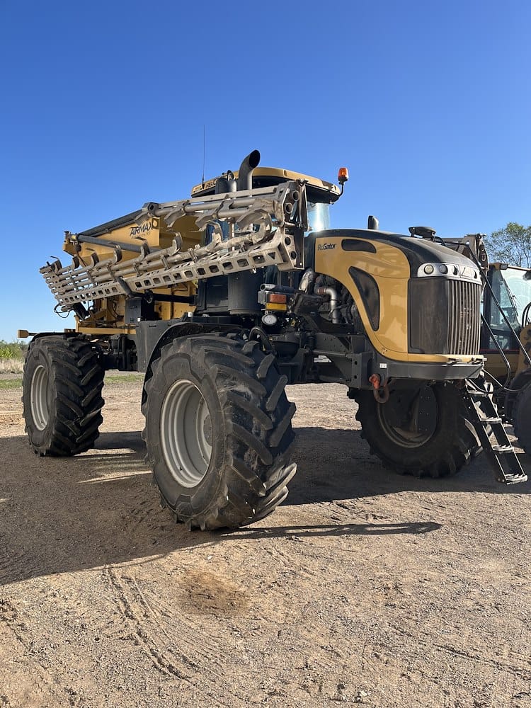2022 RoGator RG1300C Equipment Image0