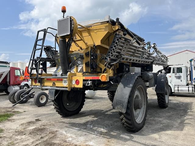 Image of RoGator RG1300C equipment image 4