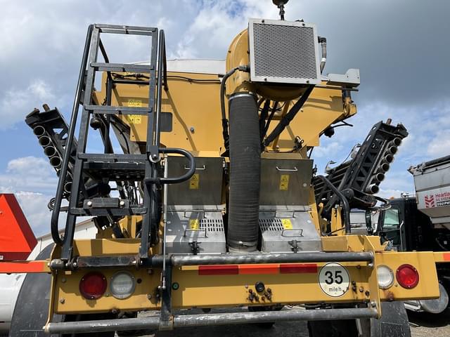 Image of RoGator RG1300C equipment image 3
