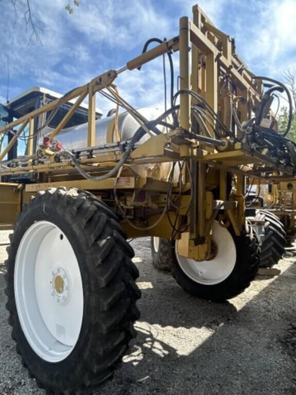 Image of Ag-Chem RoGator 854 equipment image 2